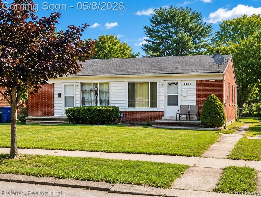 2165 Ackley Ave