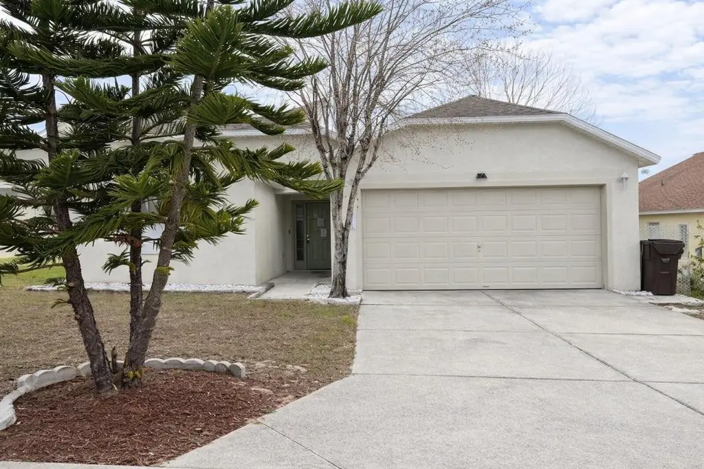 551 Lake Charles Dr