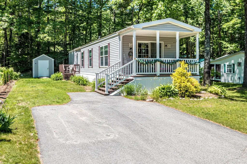 153 Fox Hill Ln