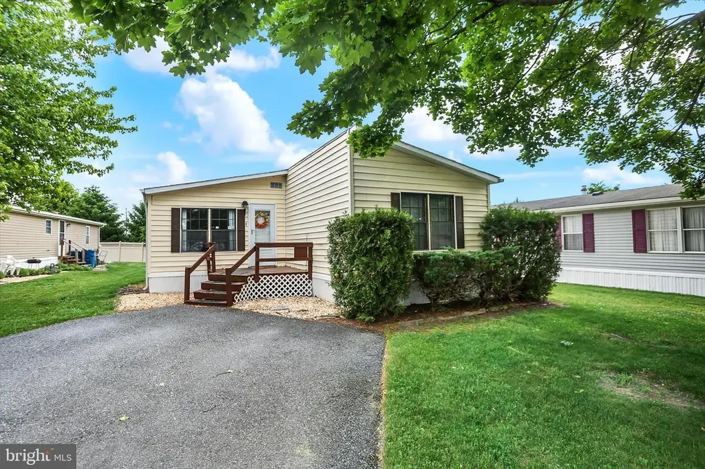 10 Meadow Run Pl
