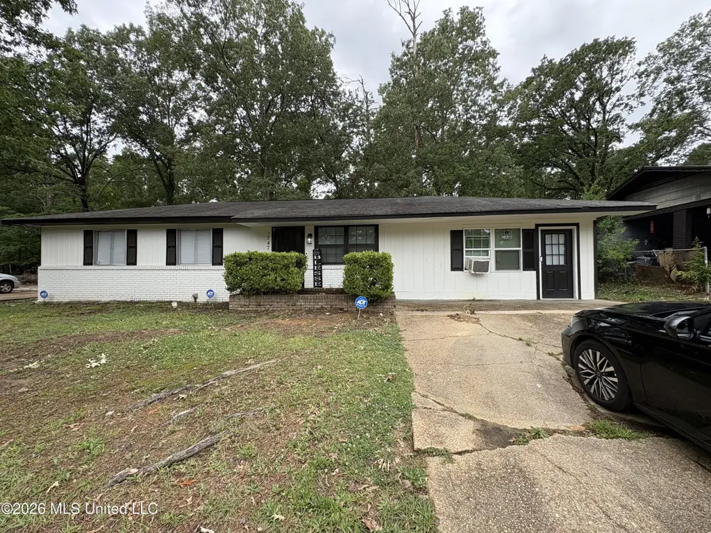 1747 Shady Lane Dr