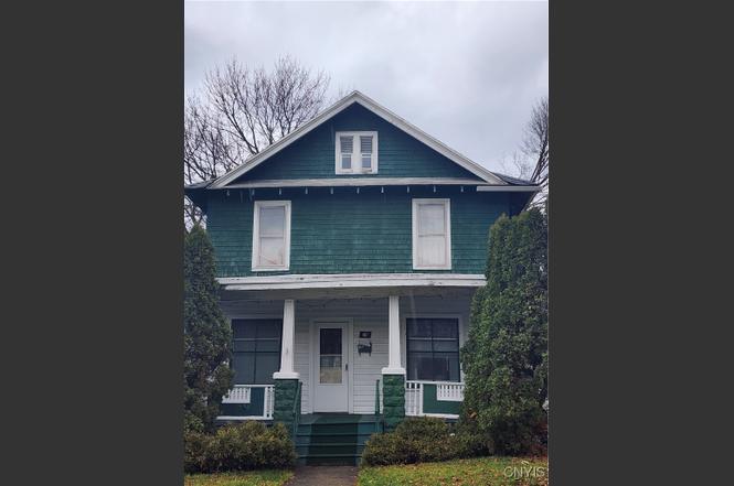 79 Emerson Ave