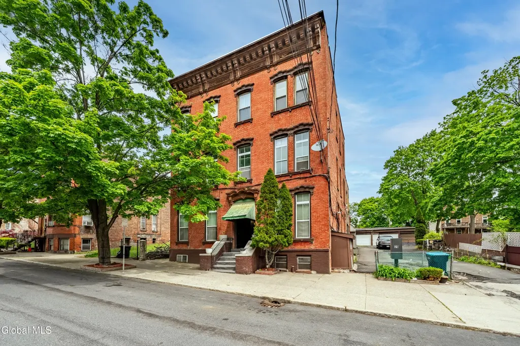 29 2nd St