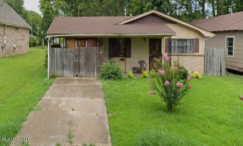 618 Lee Ave