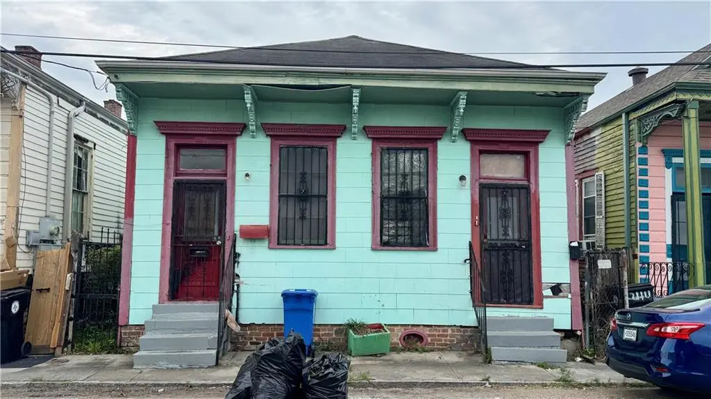 2108 Magnolia St
