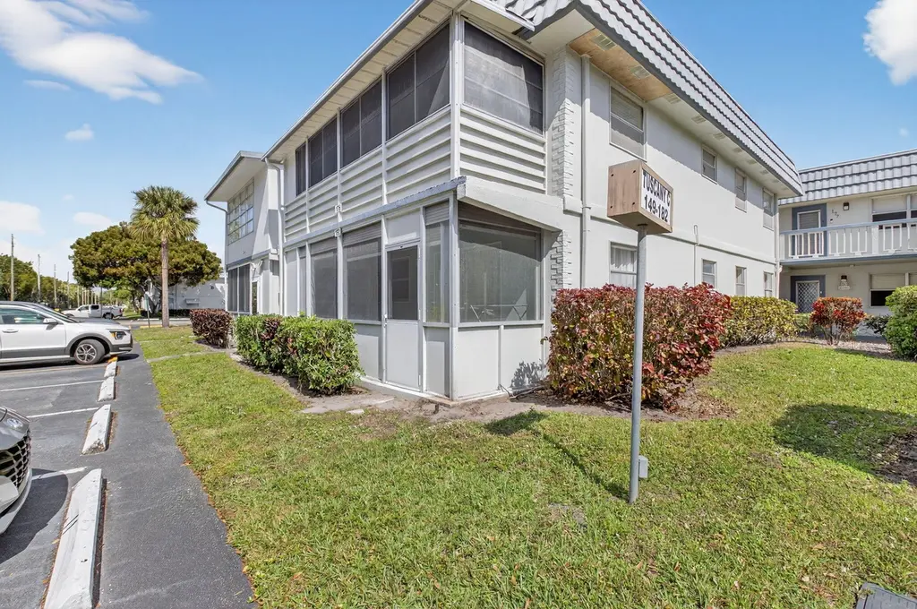 152 Tuscany Unit C