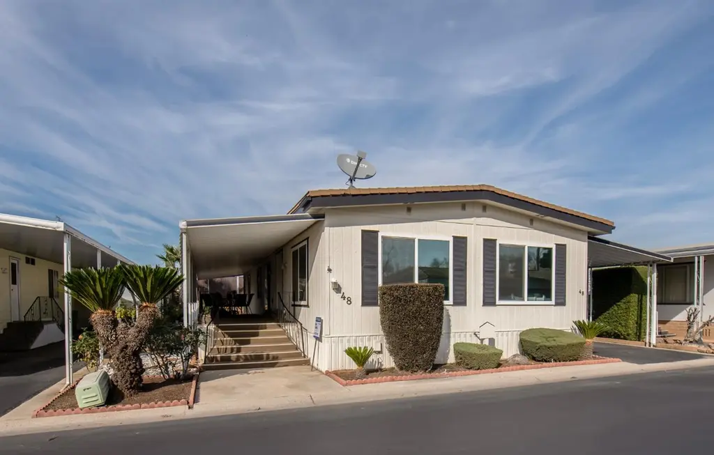 2706 W Ashlan Ave #48