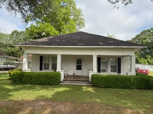 123 Hickman Ave Ave E