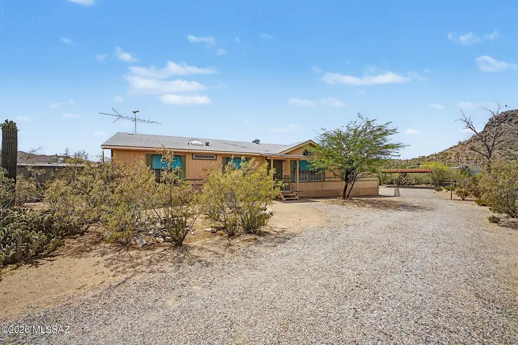 6670 N Desert View Dr