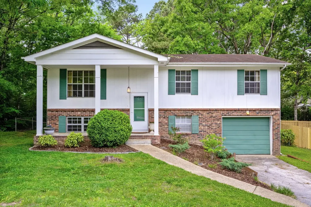 8326 Middle Rd