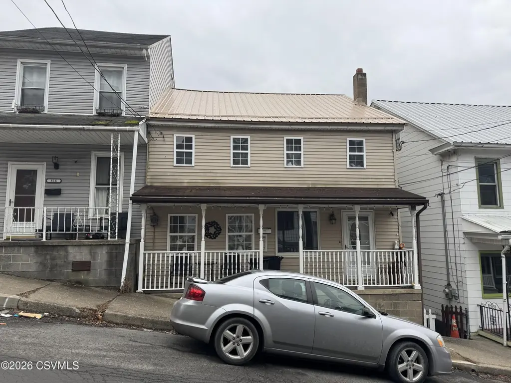 812 E Dewart St