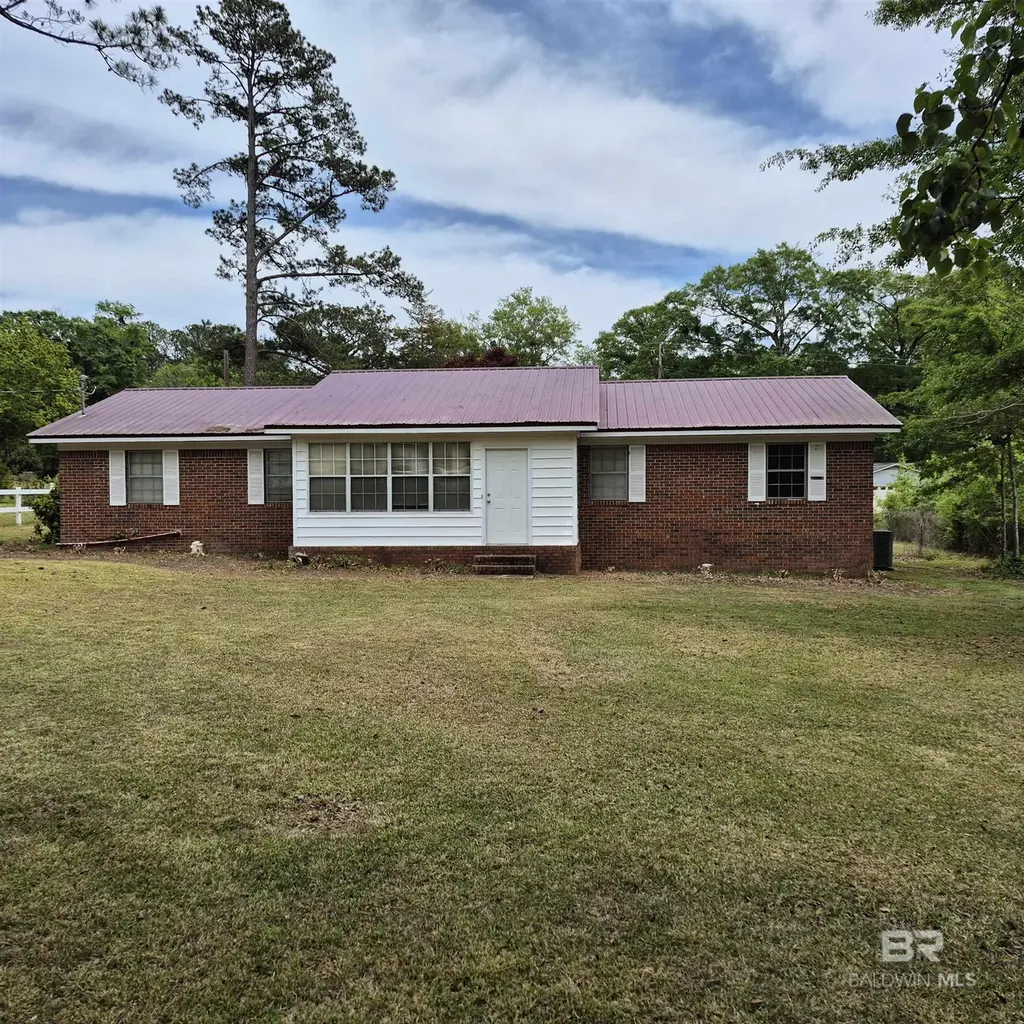102 Lakewood Dr