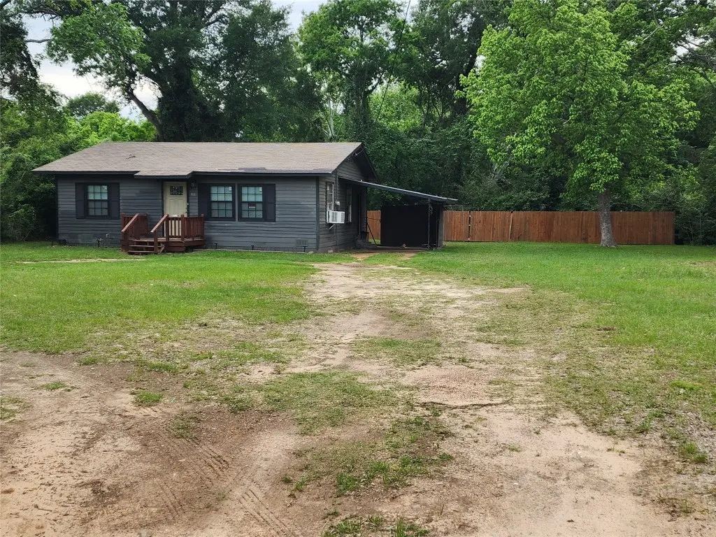 811 N Prairieville St