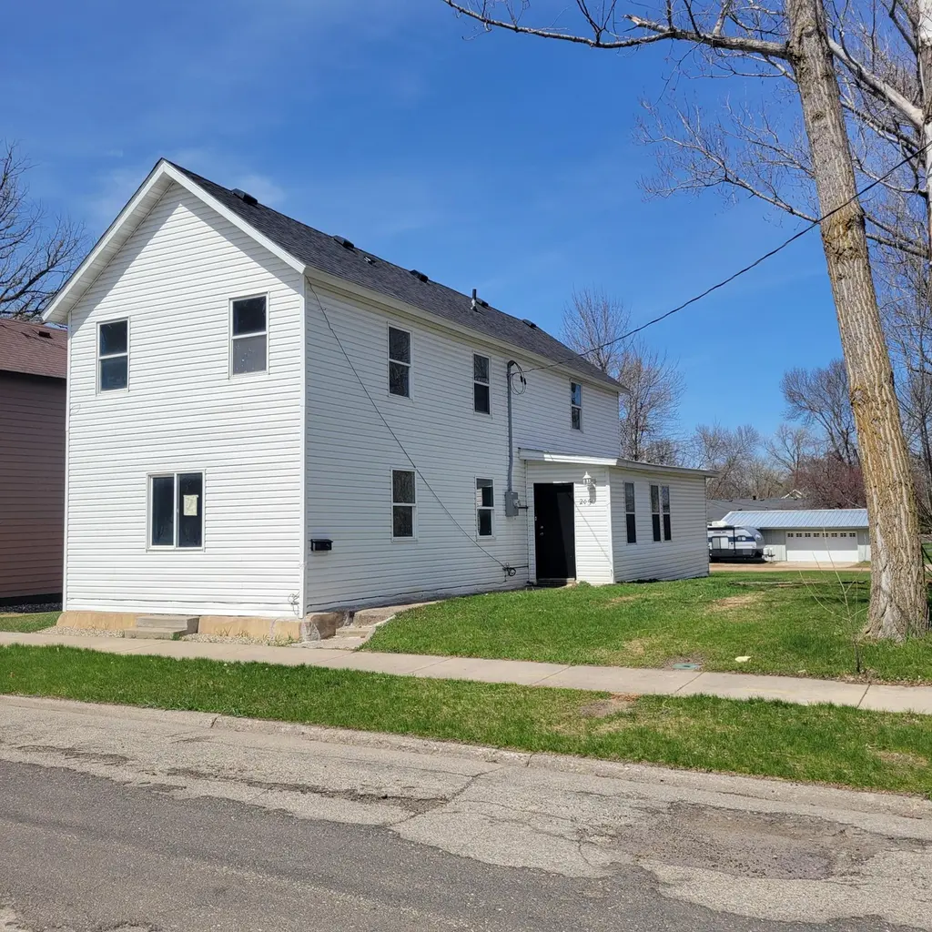 205 Elm Ave SE