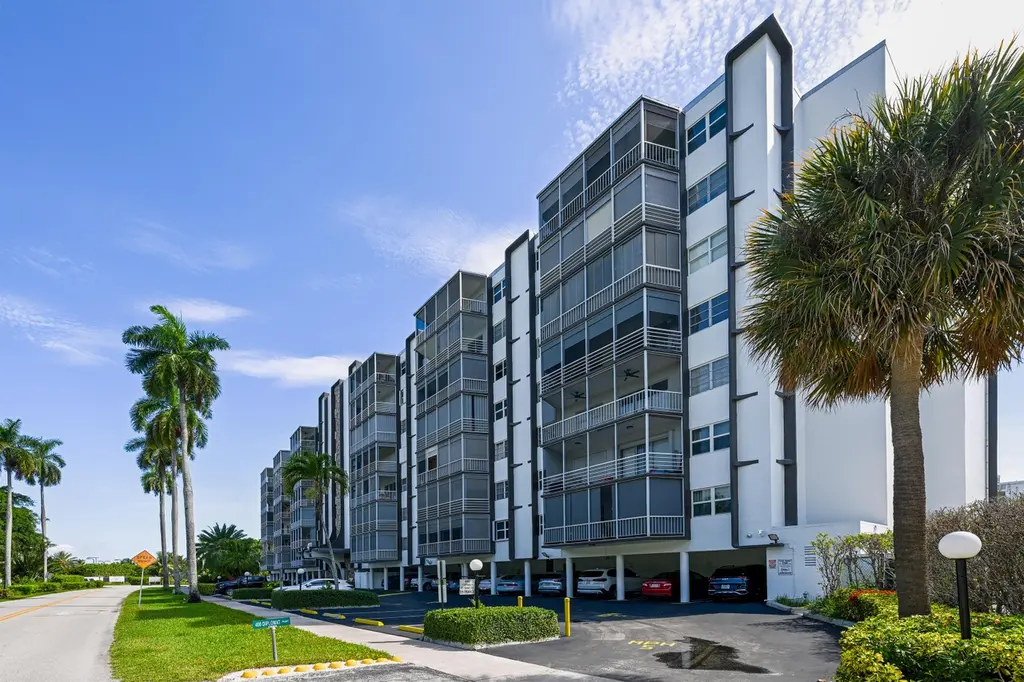 400 Diplomat Pkwy #612