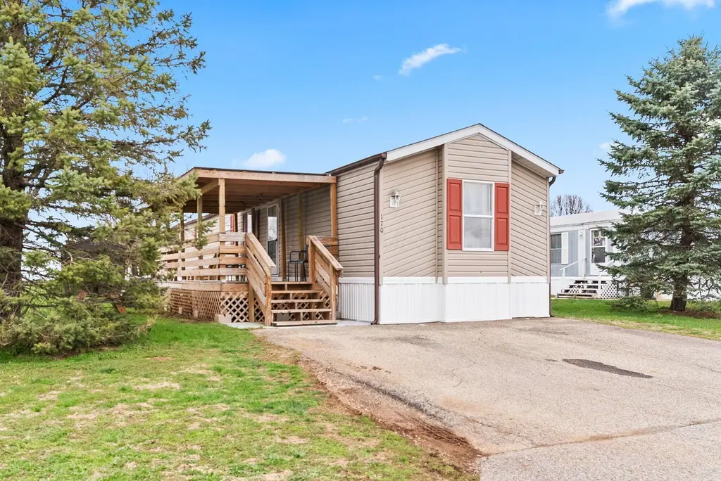 170 Spruce Ridge Dr