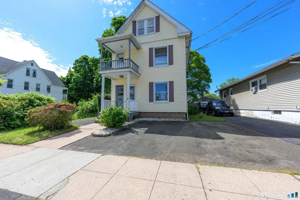 176 Leete St