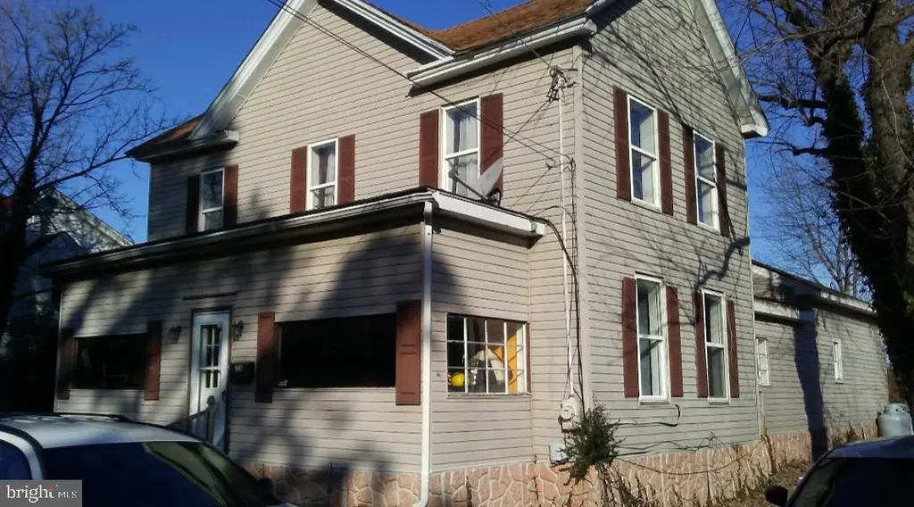 326 Pine St