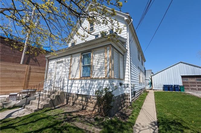 32 Gladstone St
