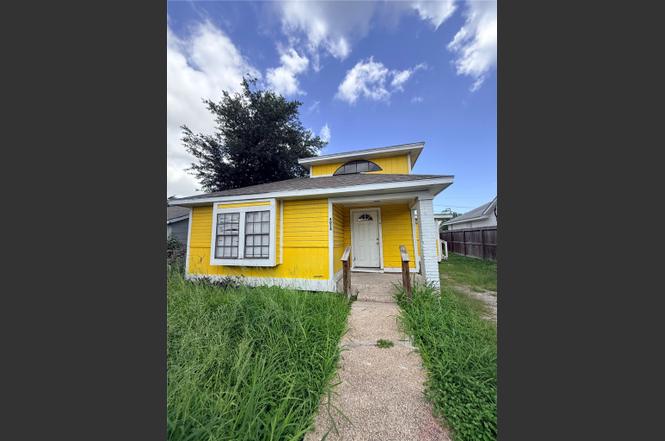 4026 Zapata St