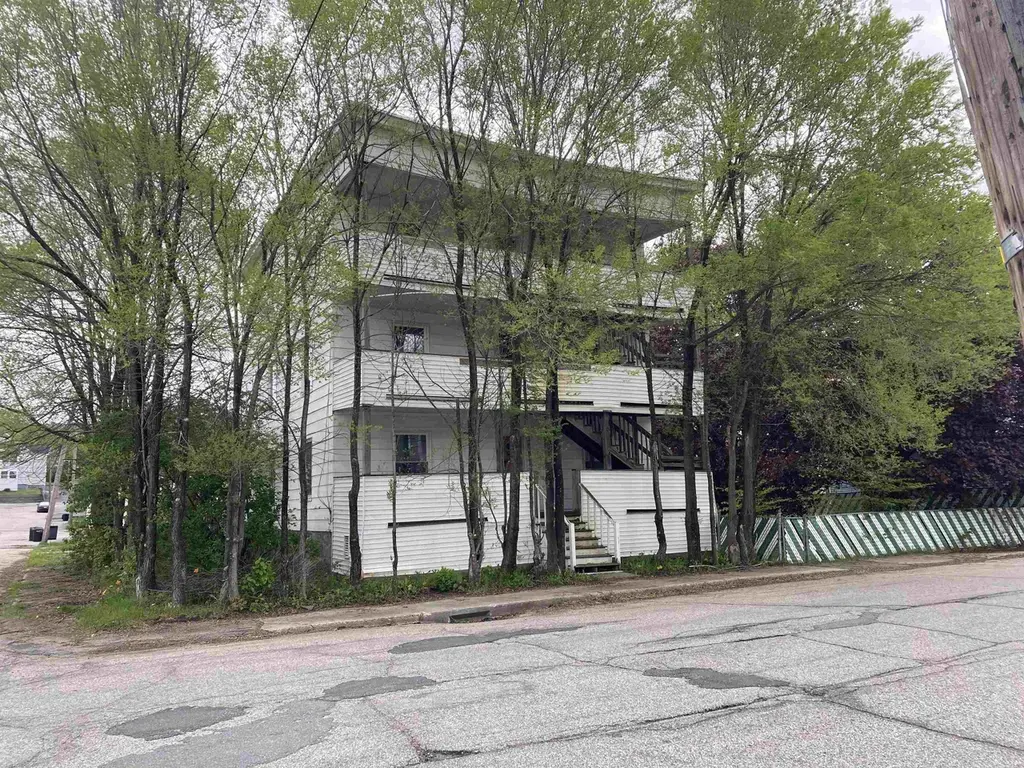 682 Cheshire St