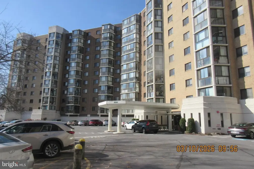 15101 Interlachen Dr Unit 1-806