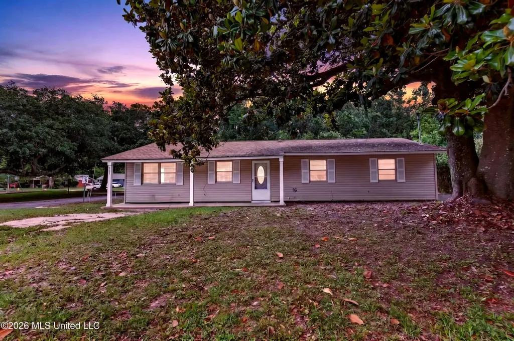 329 Park Dr