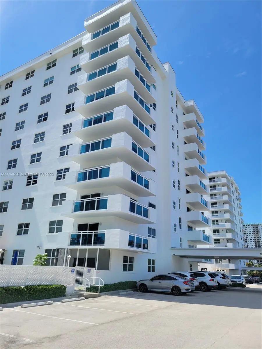 1701 S Ocean Dr #105