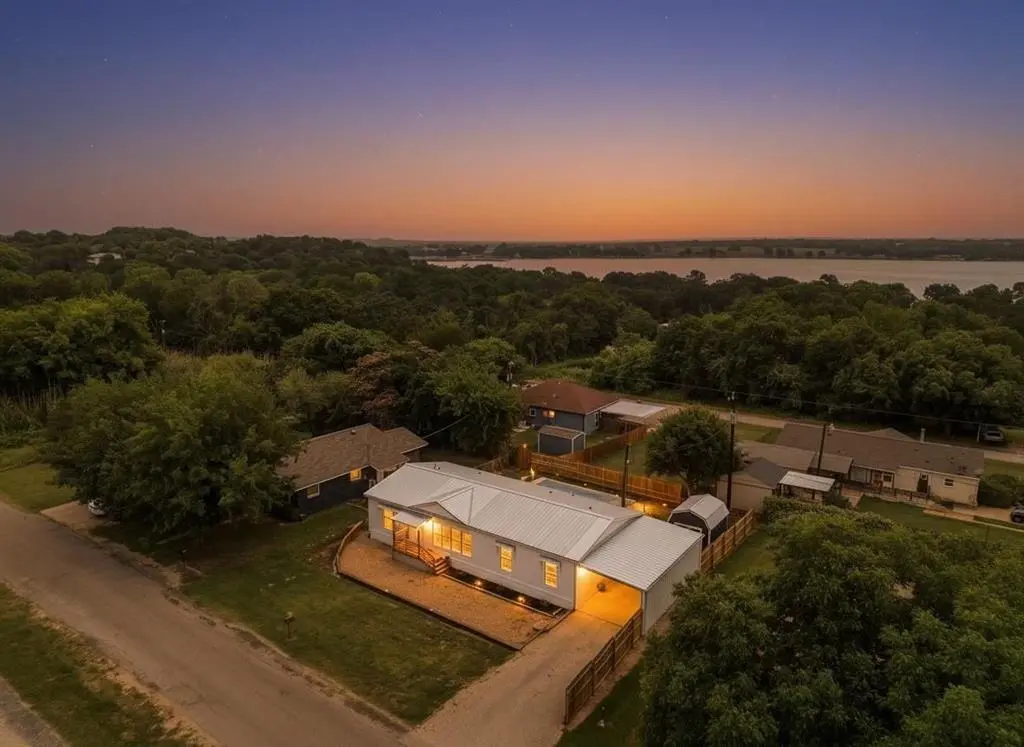 3909 Valley Ridge Dr