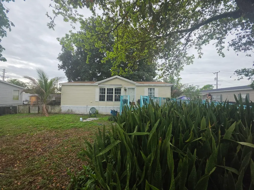 13310 SW 6th Ct
