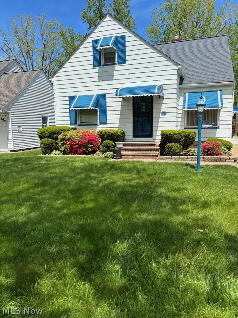 19205 Sunset Dr