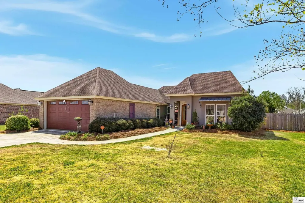 300 Fleur de Lis Dr