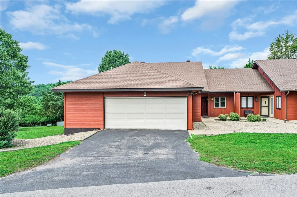 5 Blake Ln