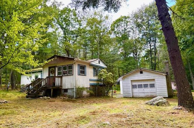 8 Anna Dr