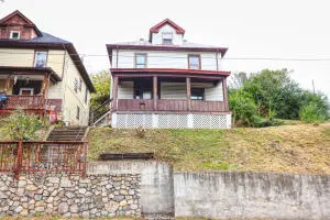 626 Tazewell Ave SE