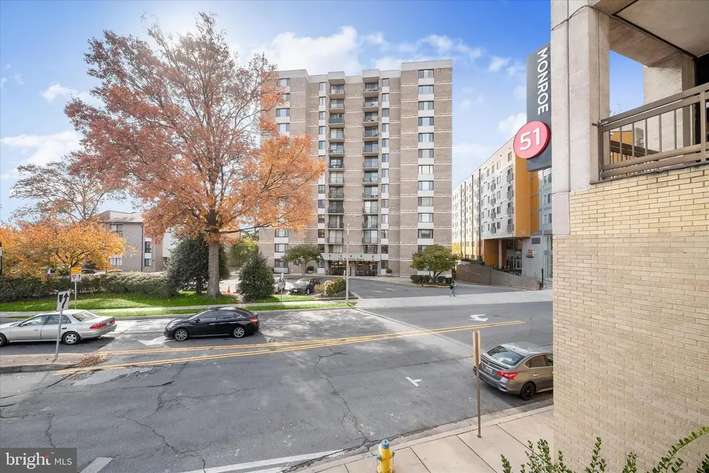 4 Monroe St Unit 4-810
