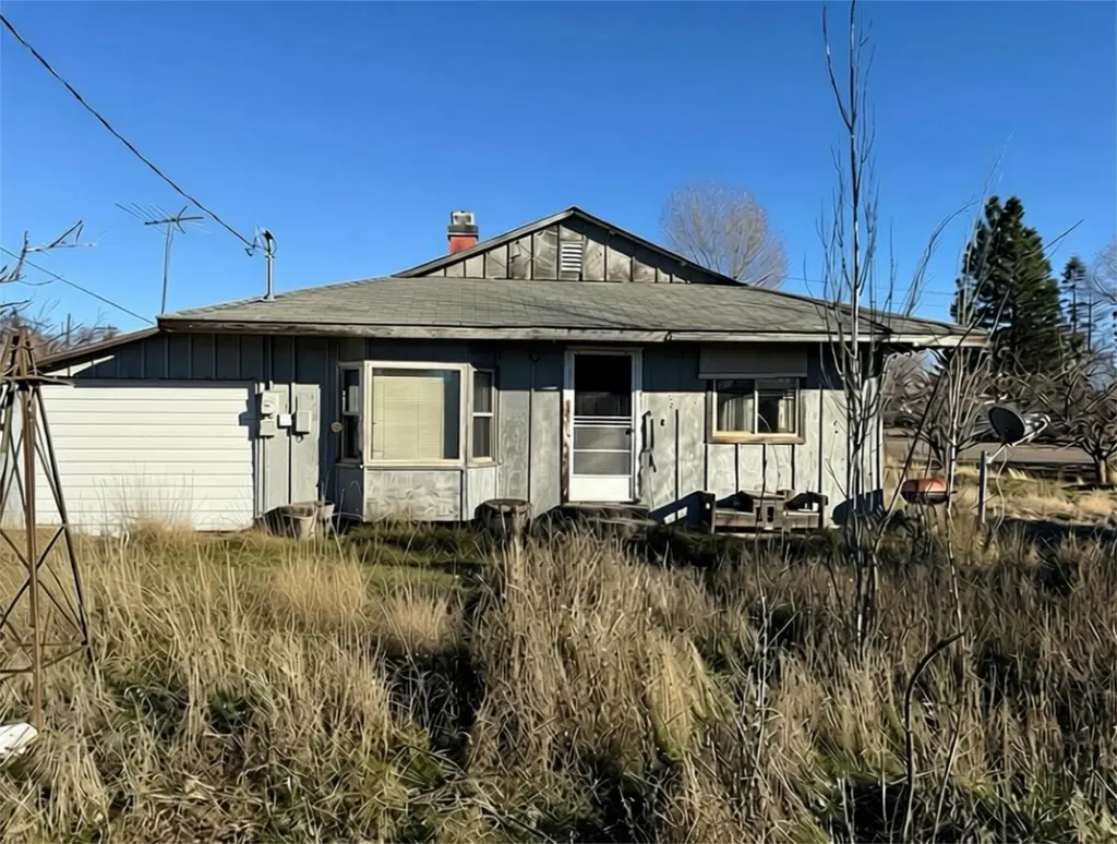 209 Second St