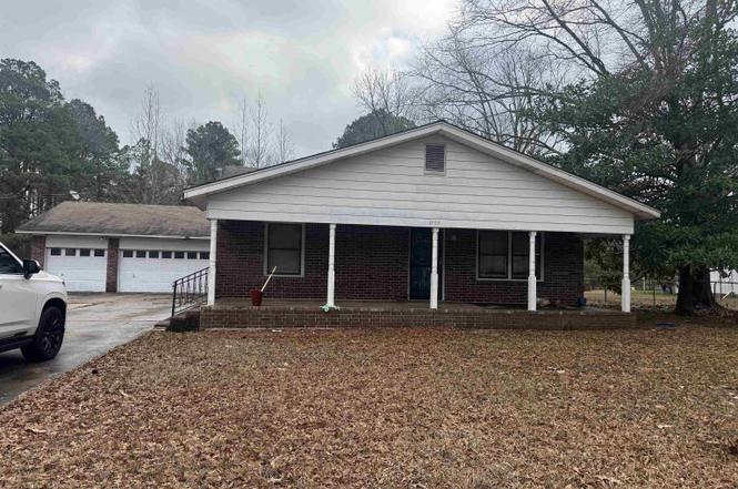 3703 Petty Rd