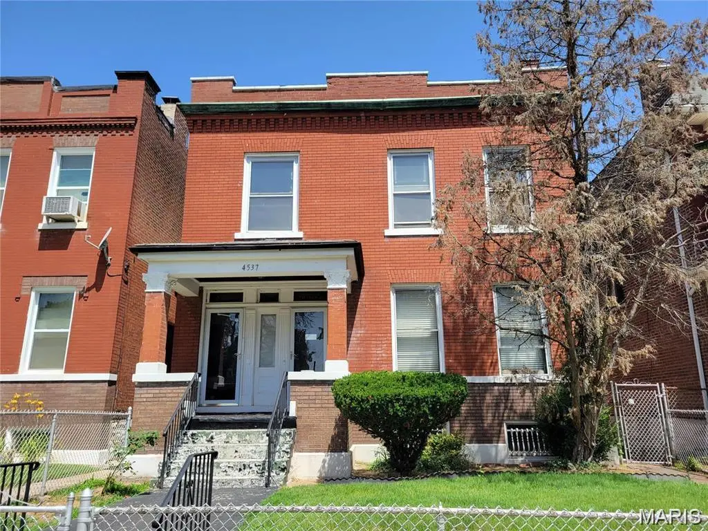4537 Clarence Ave