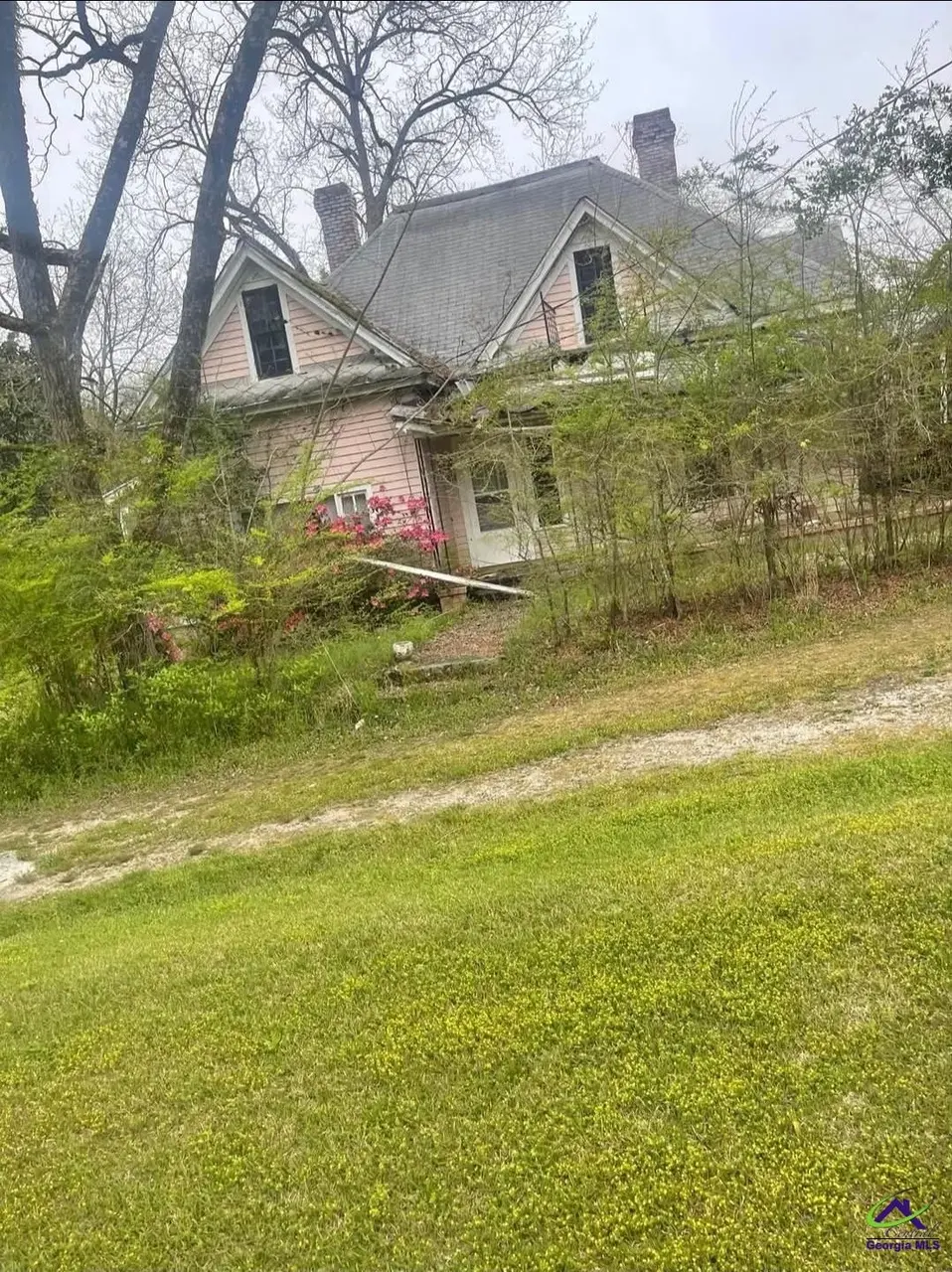 233 Railroad St