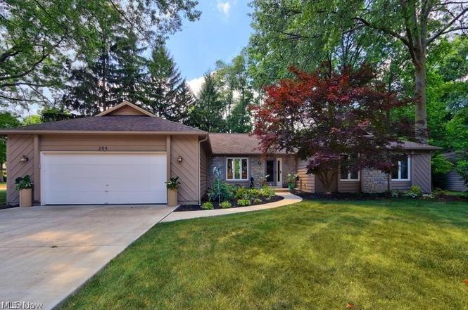 208 Westwind Dr