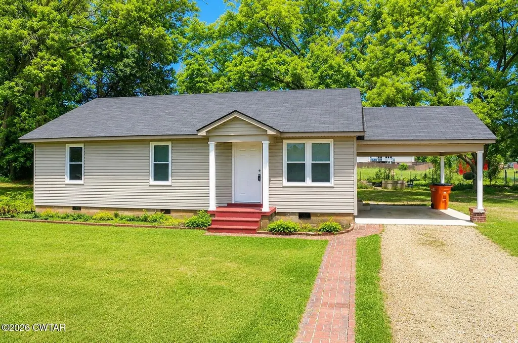 7220 Highway 104 E