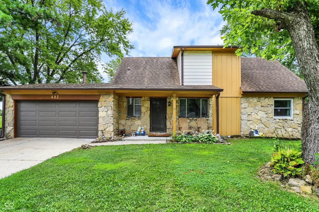 482 Spring Dr
