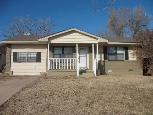 4307 NW Pollard