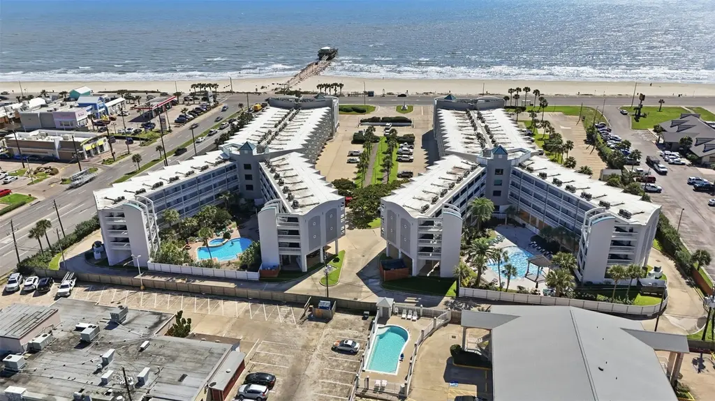 6102 Seawall Blvd #166