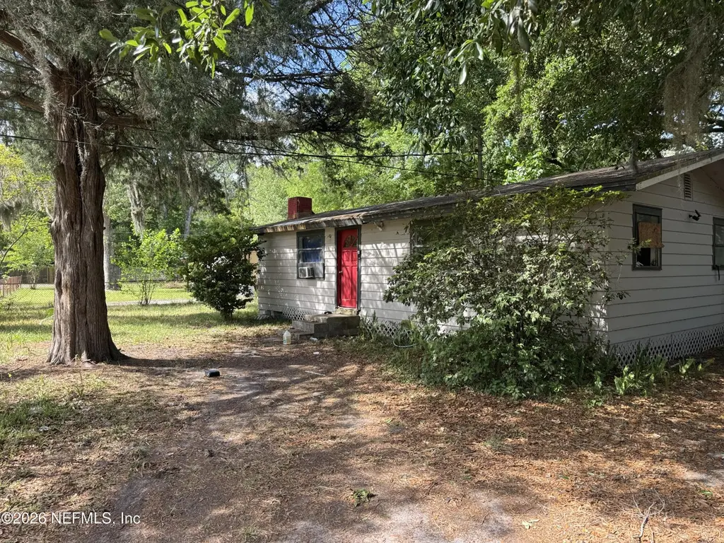 6228 Bluebird Rd