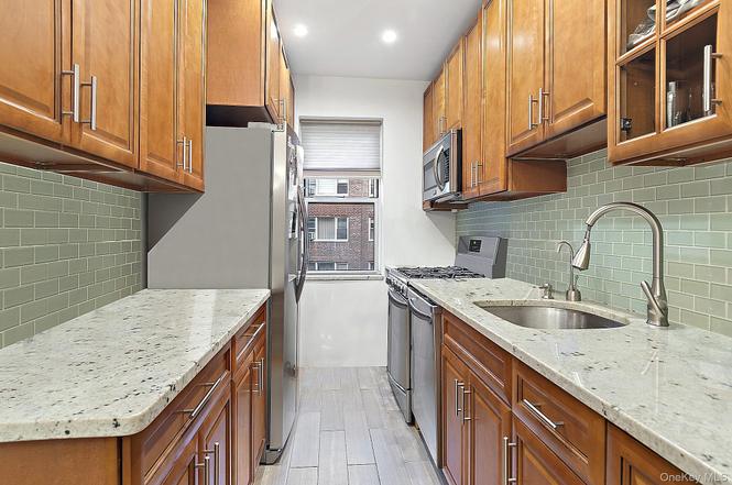3850 Hudson Manor Ter Unit 3EW