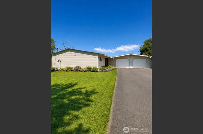 214 Carswell Dr