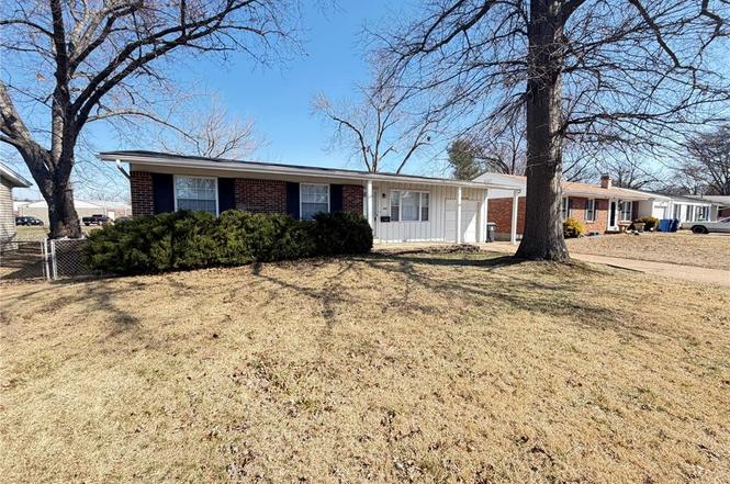 1560 Bluefield Dr