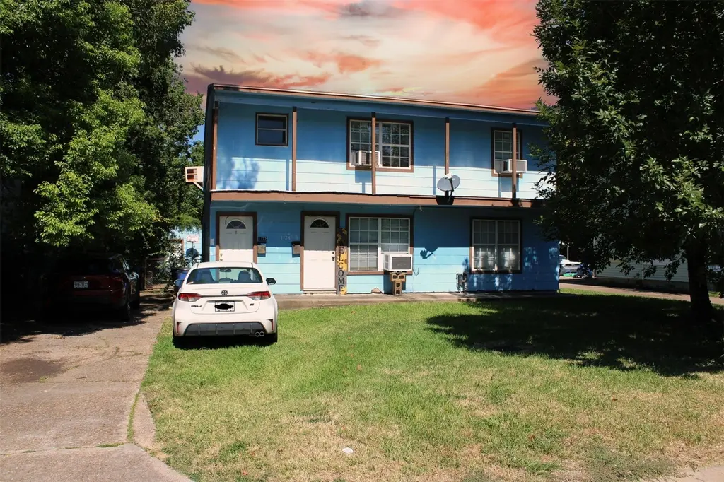 1124 6th Ave N